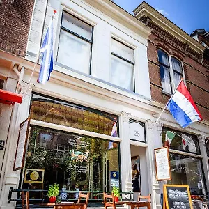 De Vliegende Vos Het Geboortehuis Johannes Vermeer Inn